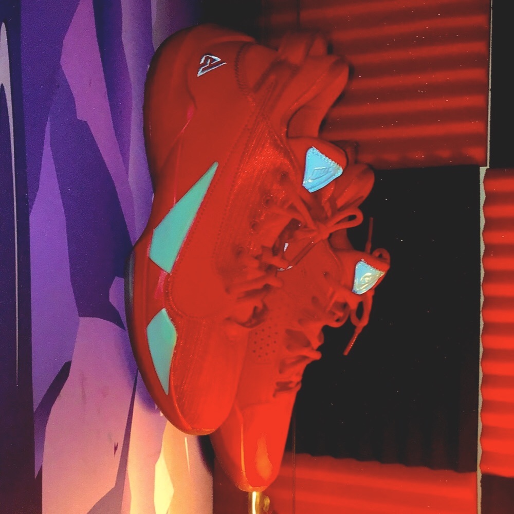Zoom freaks size 7 mens.